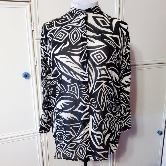 Chico's Black and White Tropical Button up Sz2 - Picture 1 of 6